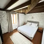Prázdninový dům Domaine De La Roche Chabrelle *