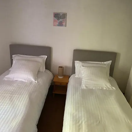 Casa vacanze Domaine De La Roche Chabrelle *