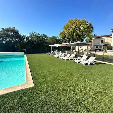 Domaine De La Roche Chabrelle *