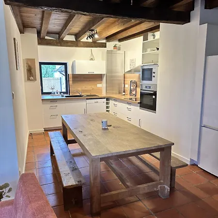 Casa vacanze Domaine De La Roche Chabrelle *